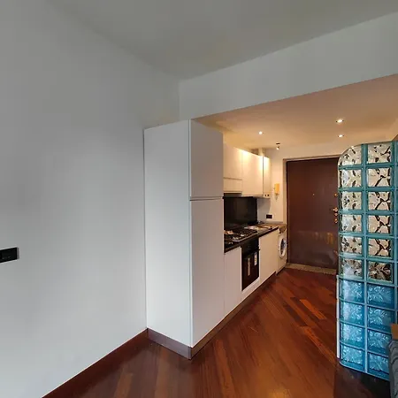 Center Urban Apt, Ac, Wifi, Metro M3 Duomo דירה
