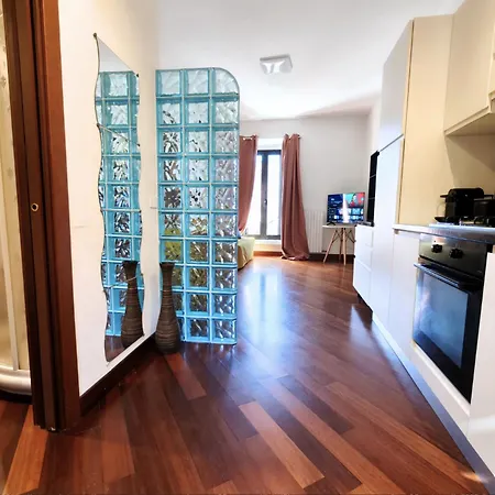 Apartament Center Urban Apt, Ac, Wifi, Metro M3 Duomo