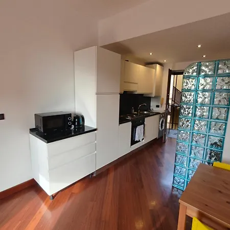 Center Urban Apt, Ac, Wifi, Metro M3 Duomo דירה