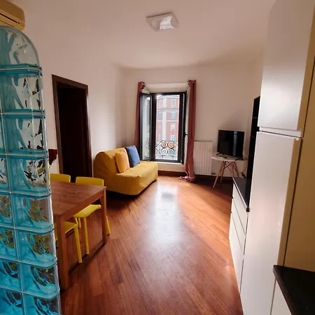 Center Urban Apt, Ac, Wifi, Metro M3 Duomo דירה *